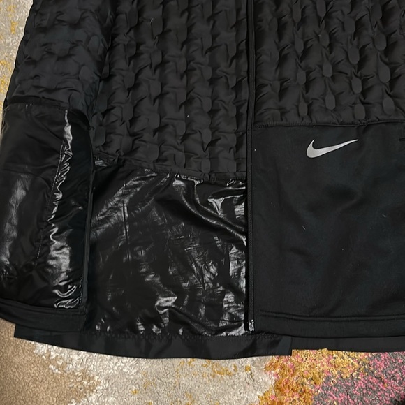 Nike vest - Picture 2 of 3